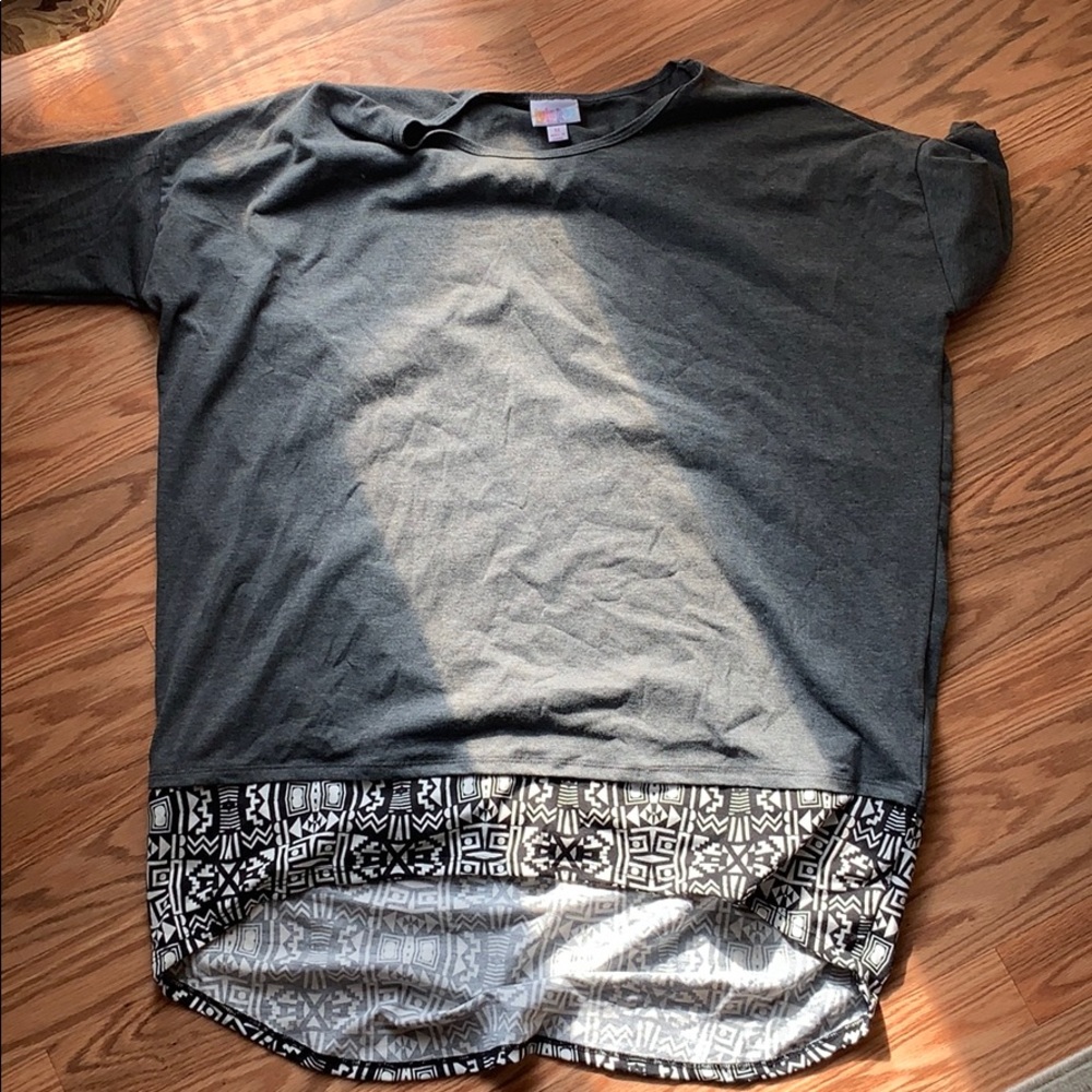 Lula roe medium shirt